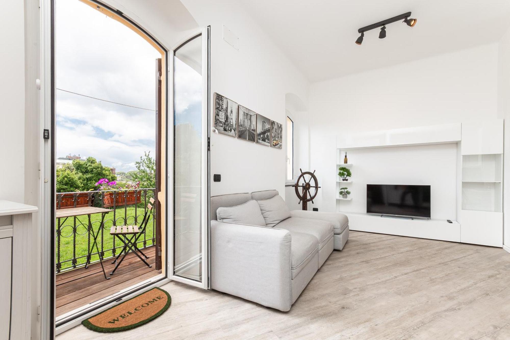 Spacious 3-Bedroom Apartment - 10 Min To City Center & 5 Min To Gaslini Hospital Γένοβα Εξωτερικό φωτογραφία