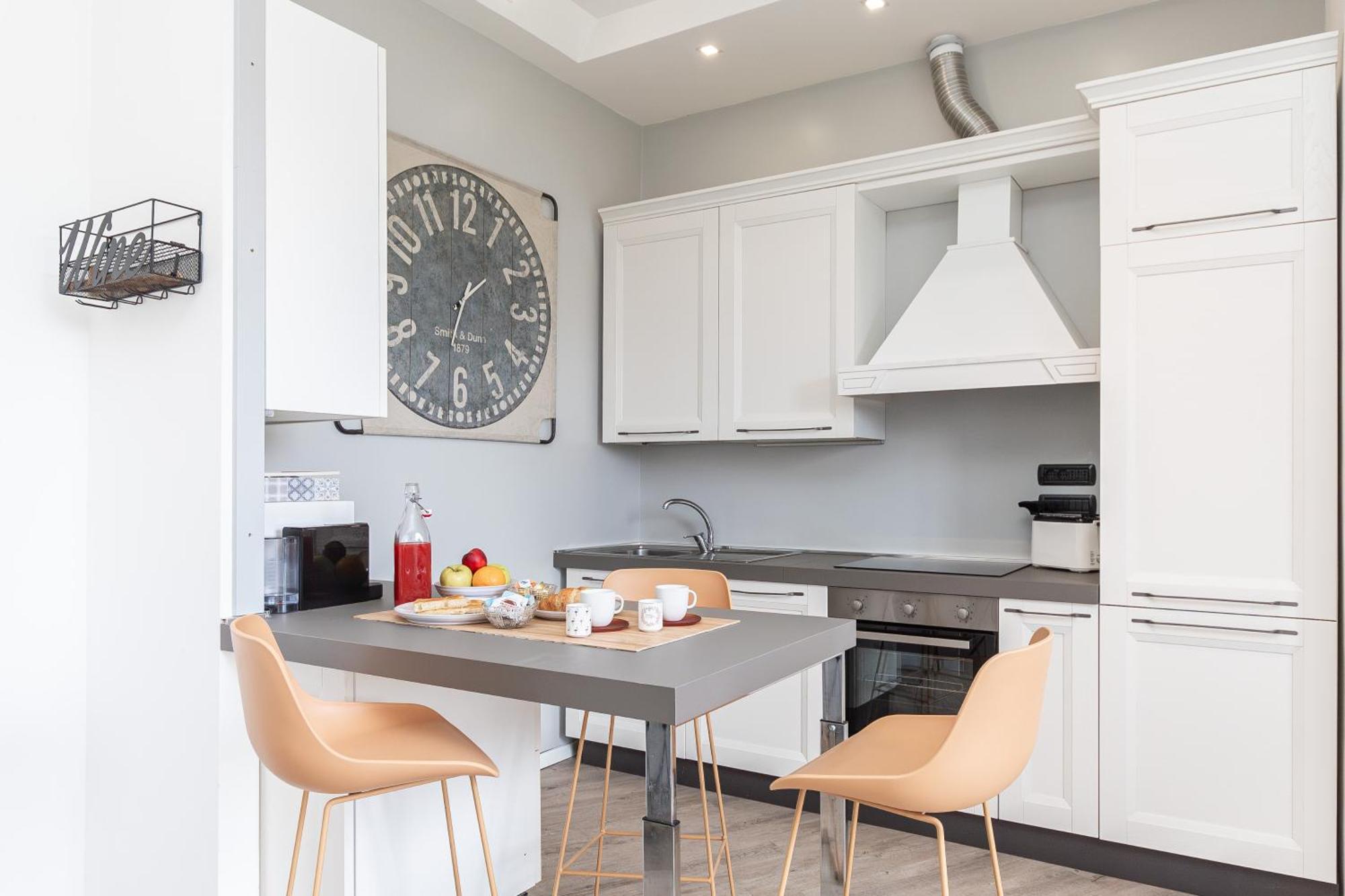 Spacious 3-Bedroom Apartment - 10 Min To City Center & 5 Min To Gaslini Hospital Γένοβα Εξωτερικό φωτογραφία