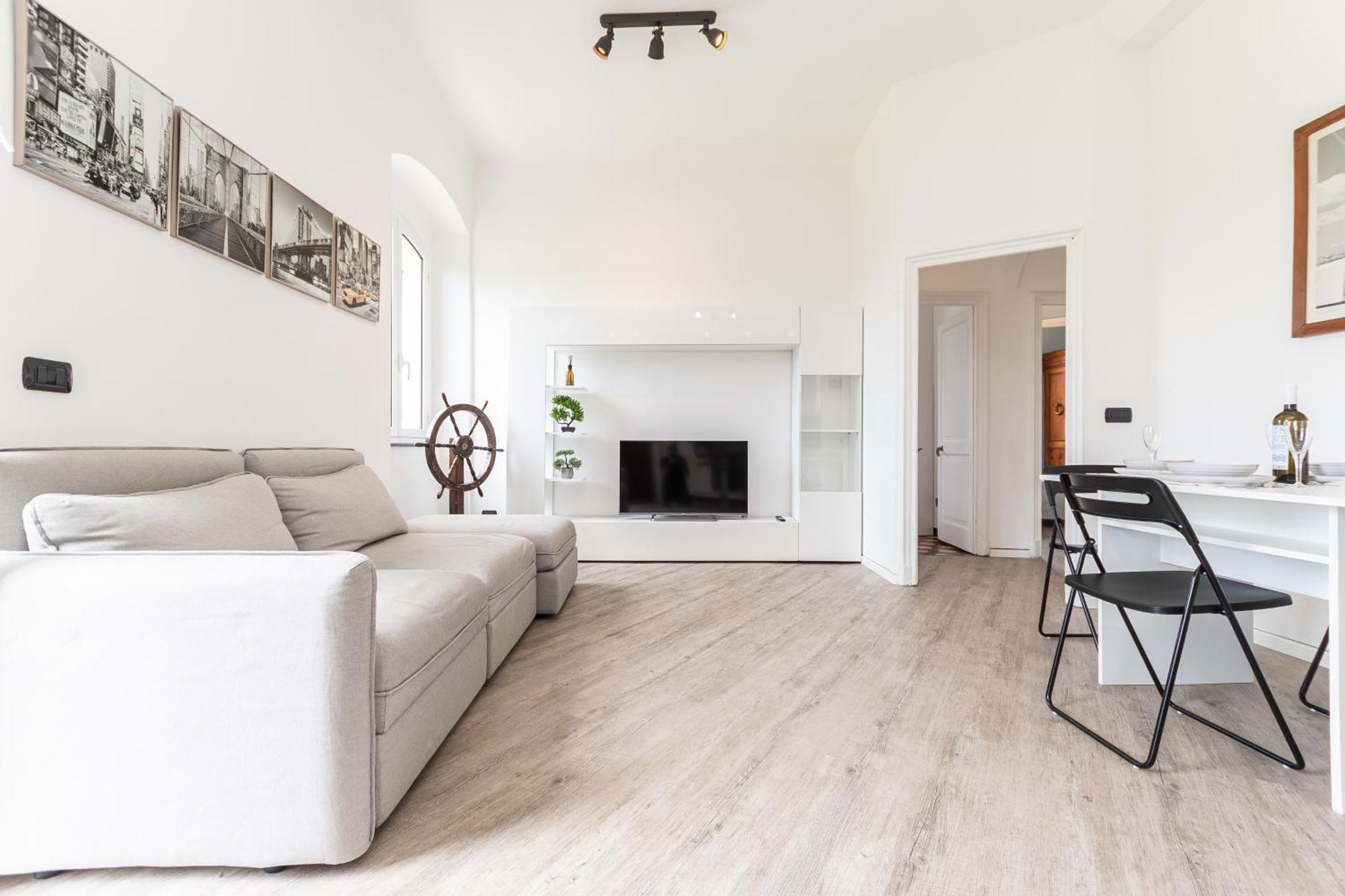 Spacious 3-Bedroom Apartment - 10 Min To City Center & 5 Min To Gaslini Hospital Γένοβα Εξωτερικό φωτογραφία