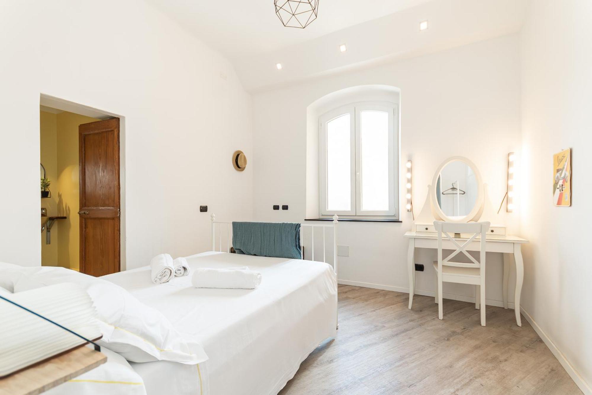 Spacious 3-Bedroom Apartment - 10 Min To City Center & 5 Min To Gaslini Hospital Γένοβα Εξωτερικό φωτογραφία