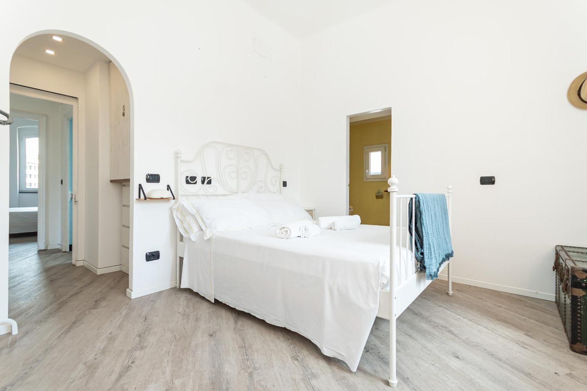 Spacious 3-Bedroom Apartment - 10 Min To City Center & 5 Min To Gaslini Hospital Γένοβα Εξωτερικό φωτογραφία