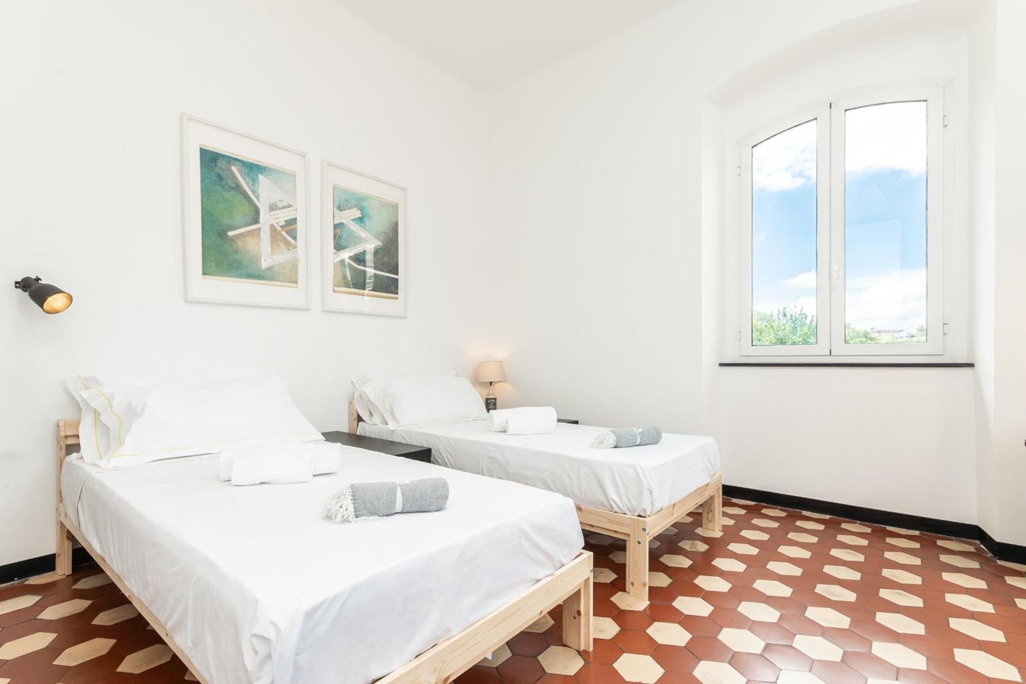 Spacious 3-Bedroom Apartment - 10 Min To City Center & 5 Min To Gaslini Hospital Γένοβα Εξωτερικό φωτογραφία