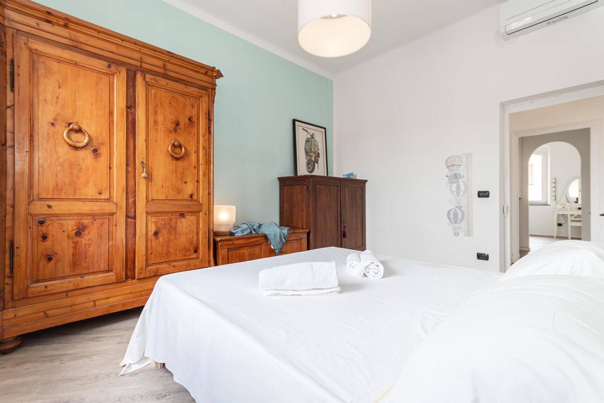 Spacious 3-Bedroom Apartment - 10 Min To City Center & 5 Min To Gaslini Hospital Γένοβα Εξωτερικό φωτογραφία