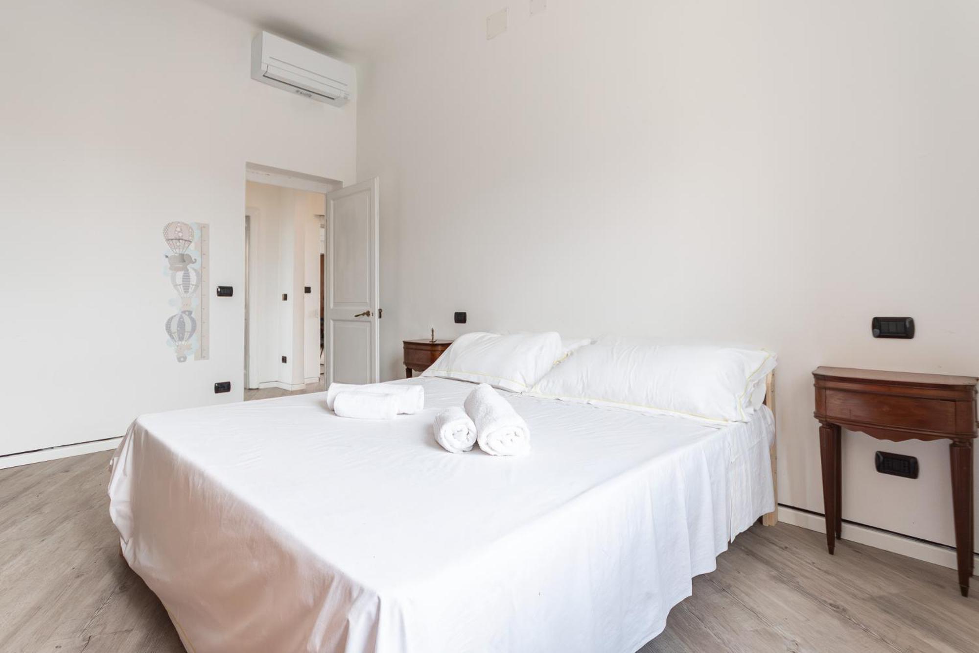 Spacious 3-Bedroom Apartment - 10 Min To City Center & 5 Min To Gaslini Hospital Γένοβα Εξωτερικό φωτογραφία