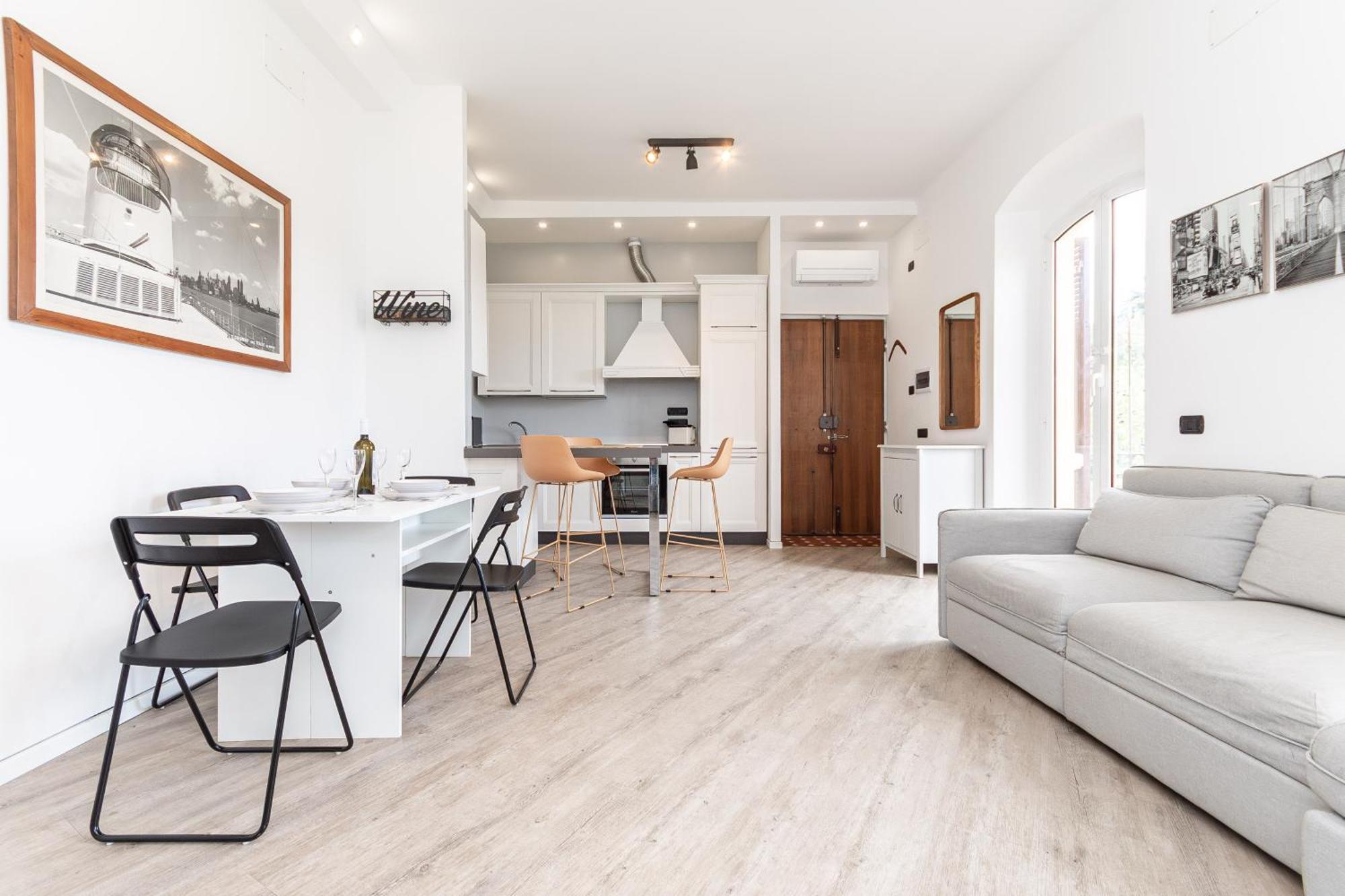 Spacious 3-Bedroom Apartment - 10 Min To City Center & 5 Min To Gaslini Hospital Γένοβα Εξωτερικό φωτογραφία
